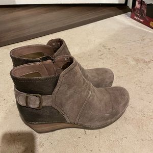 Dansko Shirley Bootie size 39